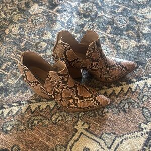 Steve Madden Brown Tan Ankle Booties with Snakeskin Pattern